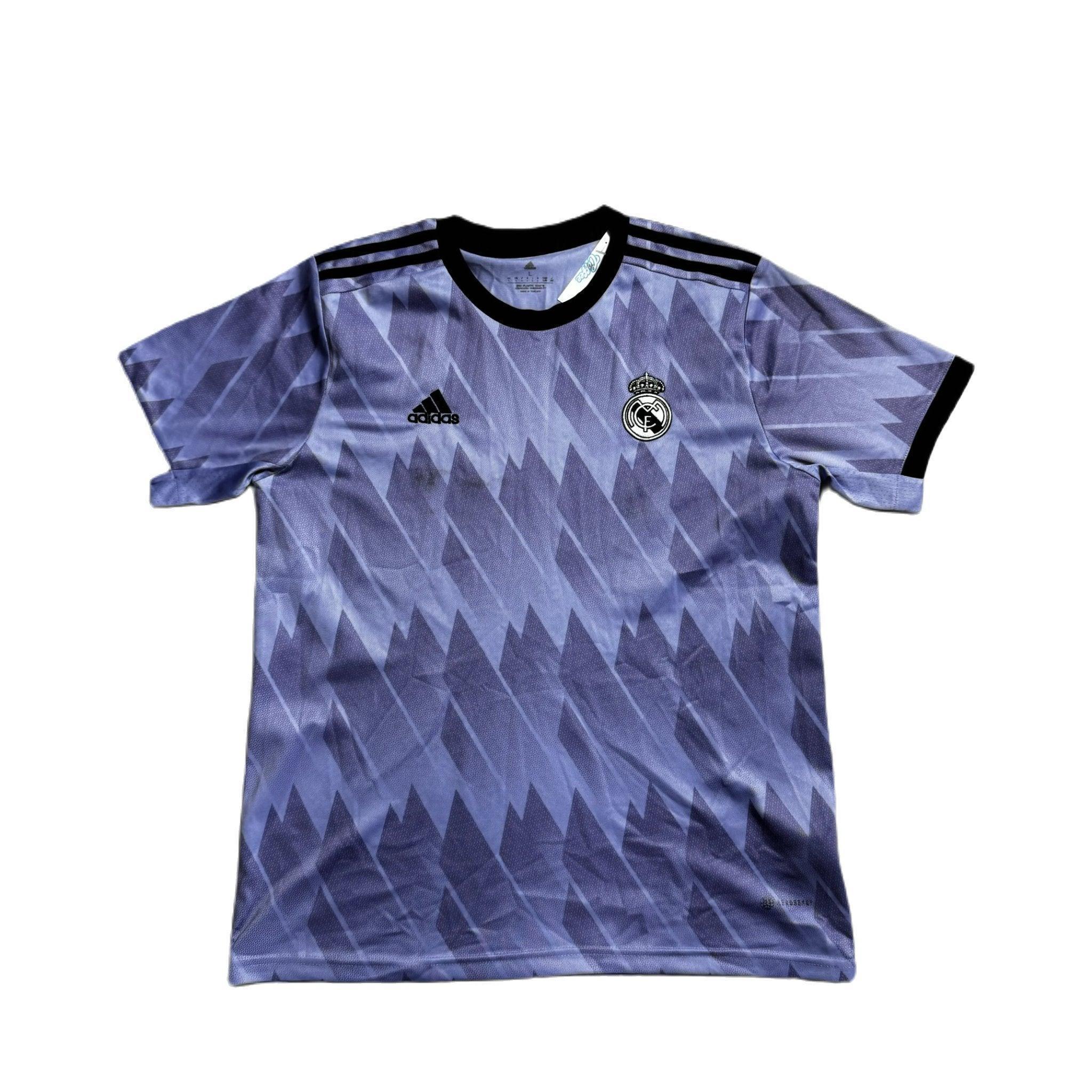 2022 - 23 Real Madrid Away Shirt - L