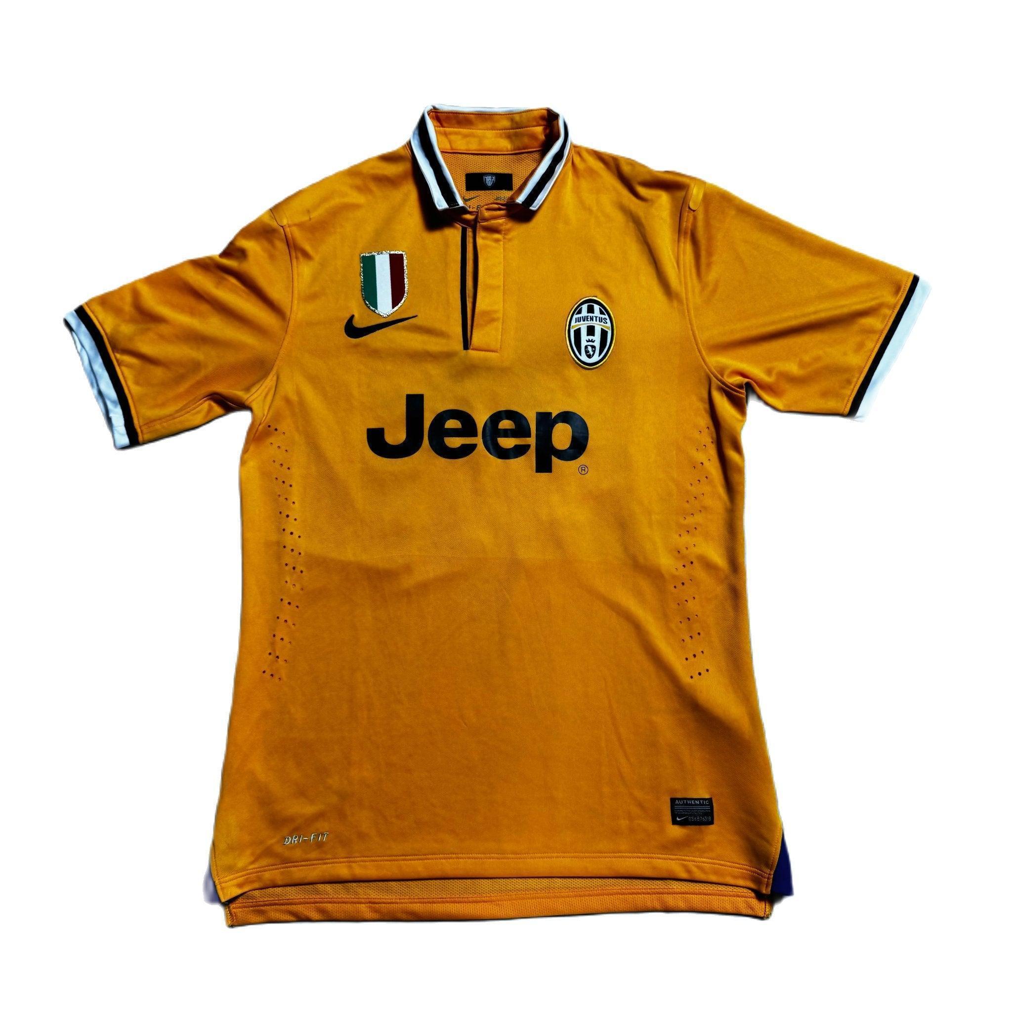 2013 - 14 Juventus Away 'Vidal' Shirt - L