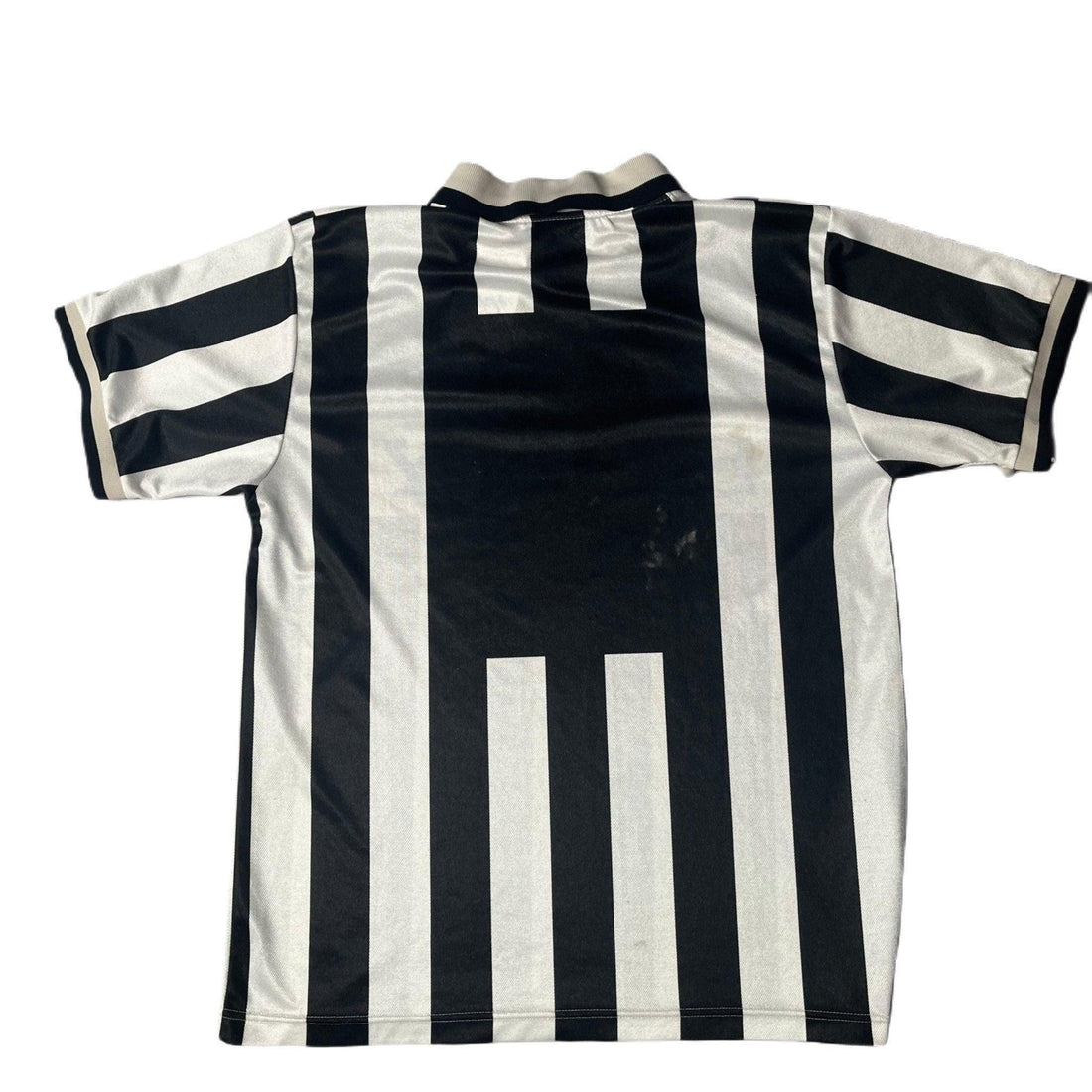 1996 - 97 Juventus Home Shirt - M