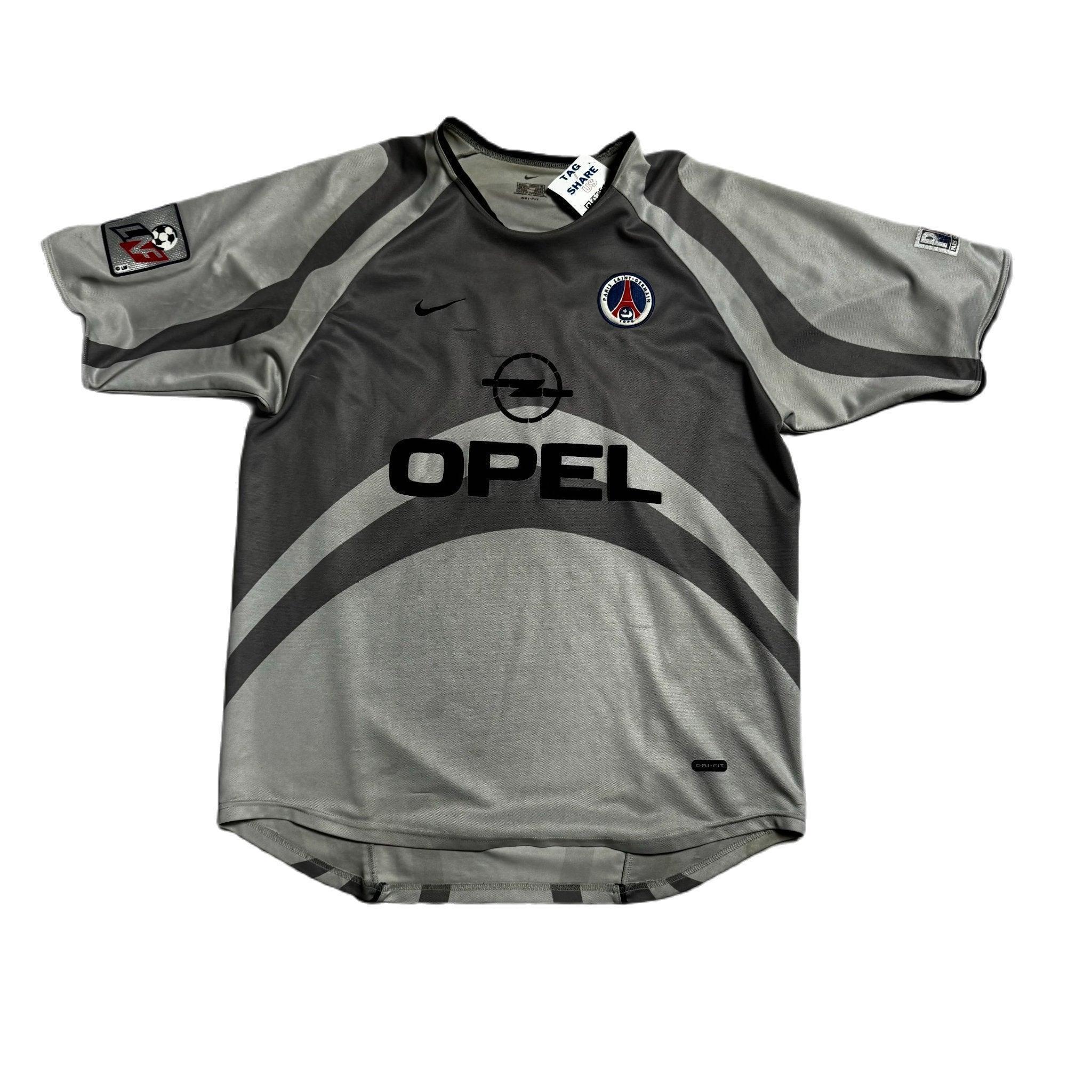 2001 - 02 PSG Away 'Anelka' Shirt - L